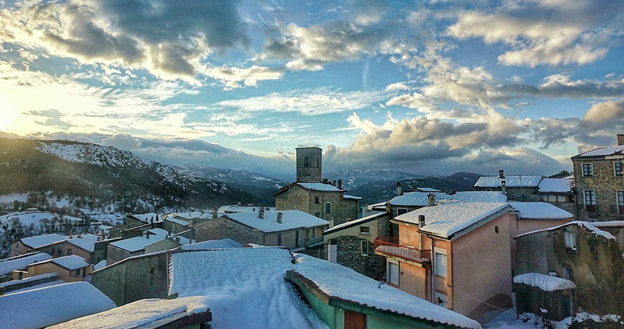 BONA PASCA ‘E NADALE E A MEDAS ANNOS