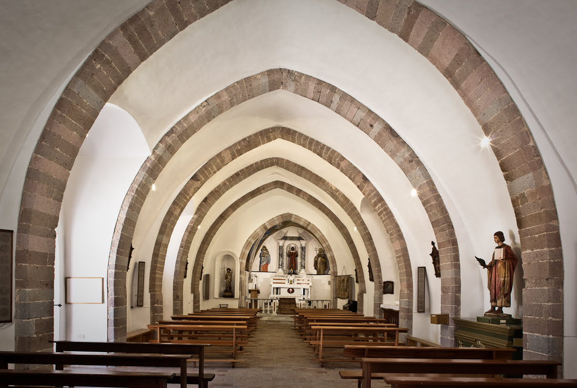 Monumento-2-chiesa-SantAntioco-gavoi