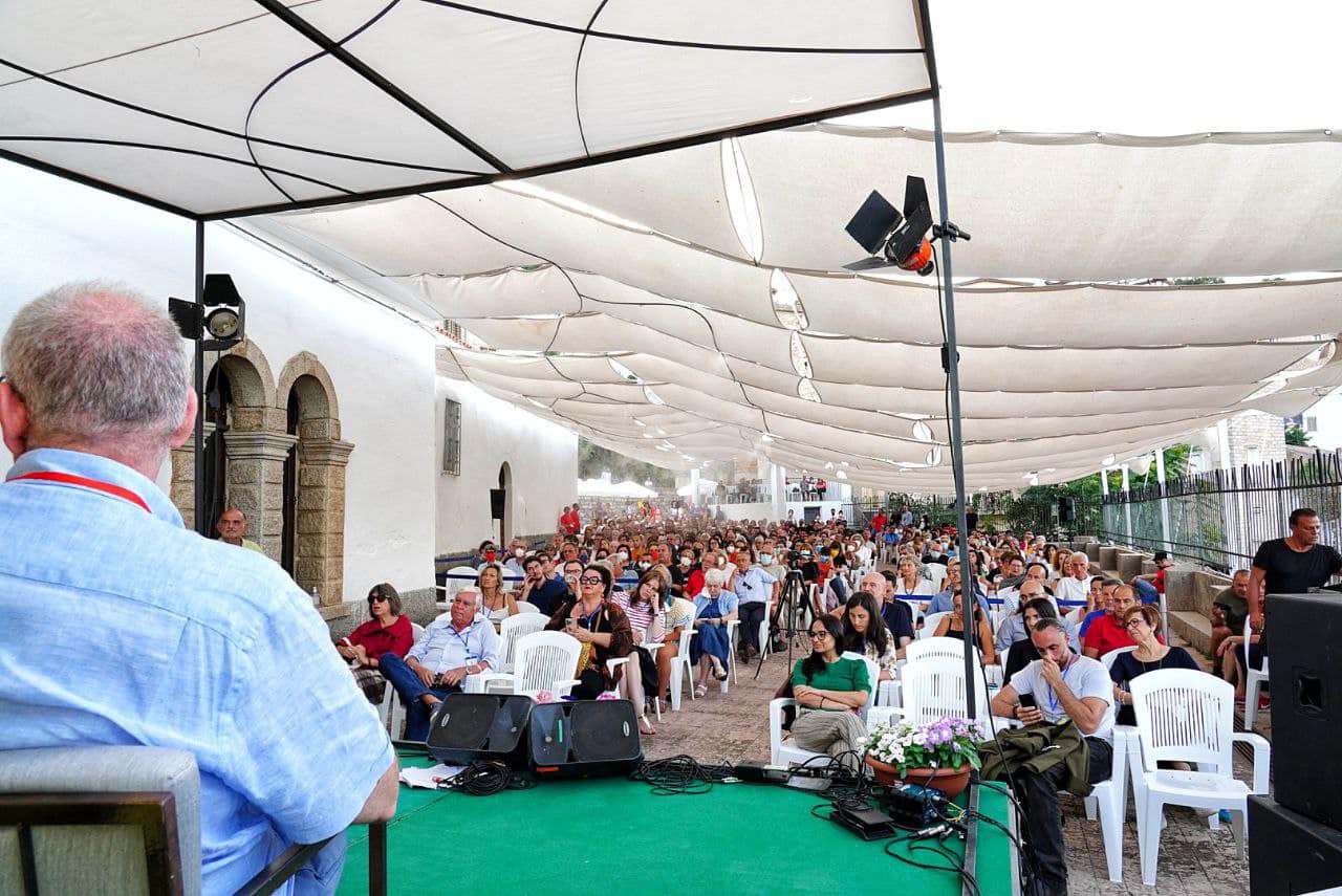 la gente-al Festival di Gavoi-Programma Isola